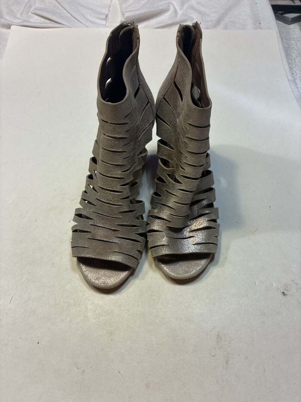 Donald J Pliner Heeled Sandals Size 7M Silver Metallic Strappy Booties